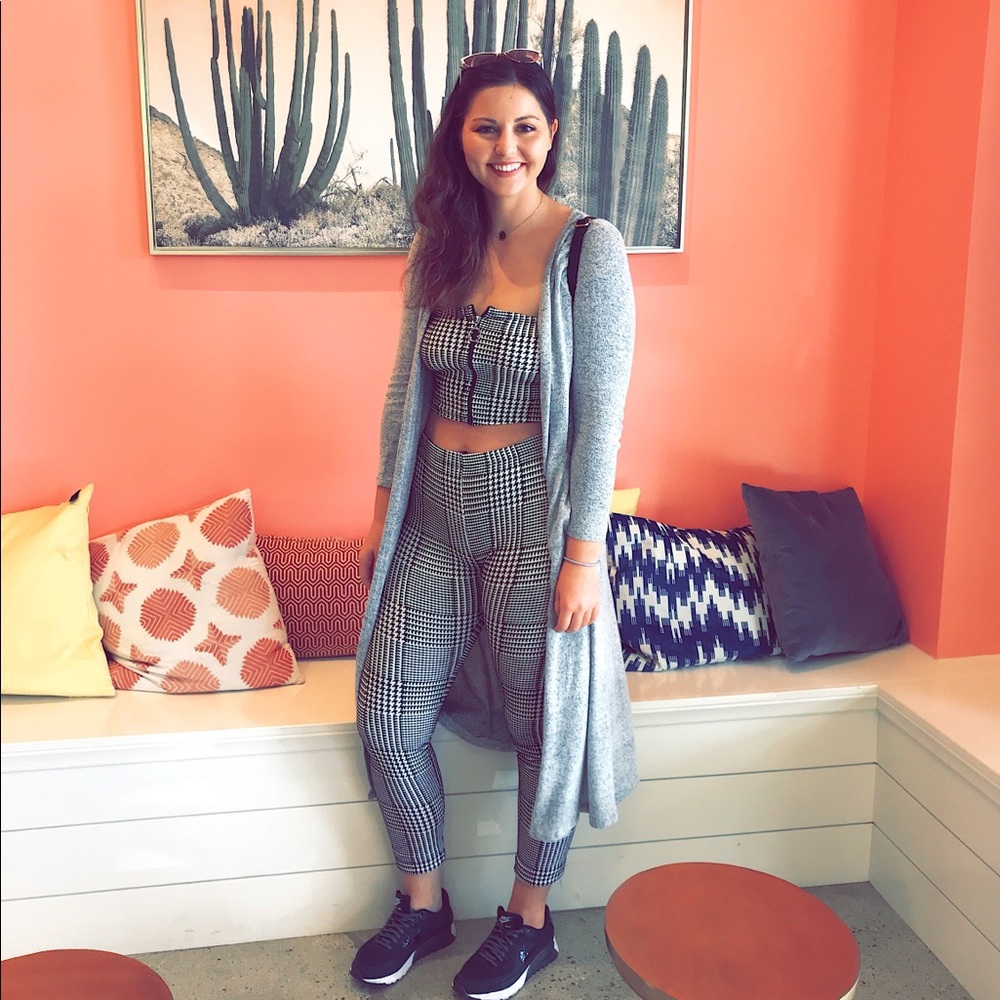 🖤Meet your Posher🖤